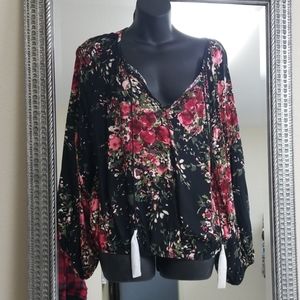 Vici LOVESTITCH boho floral tie top.